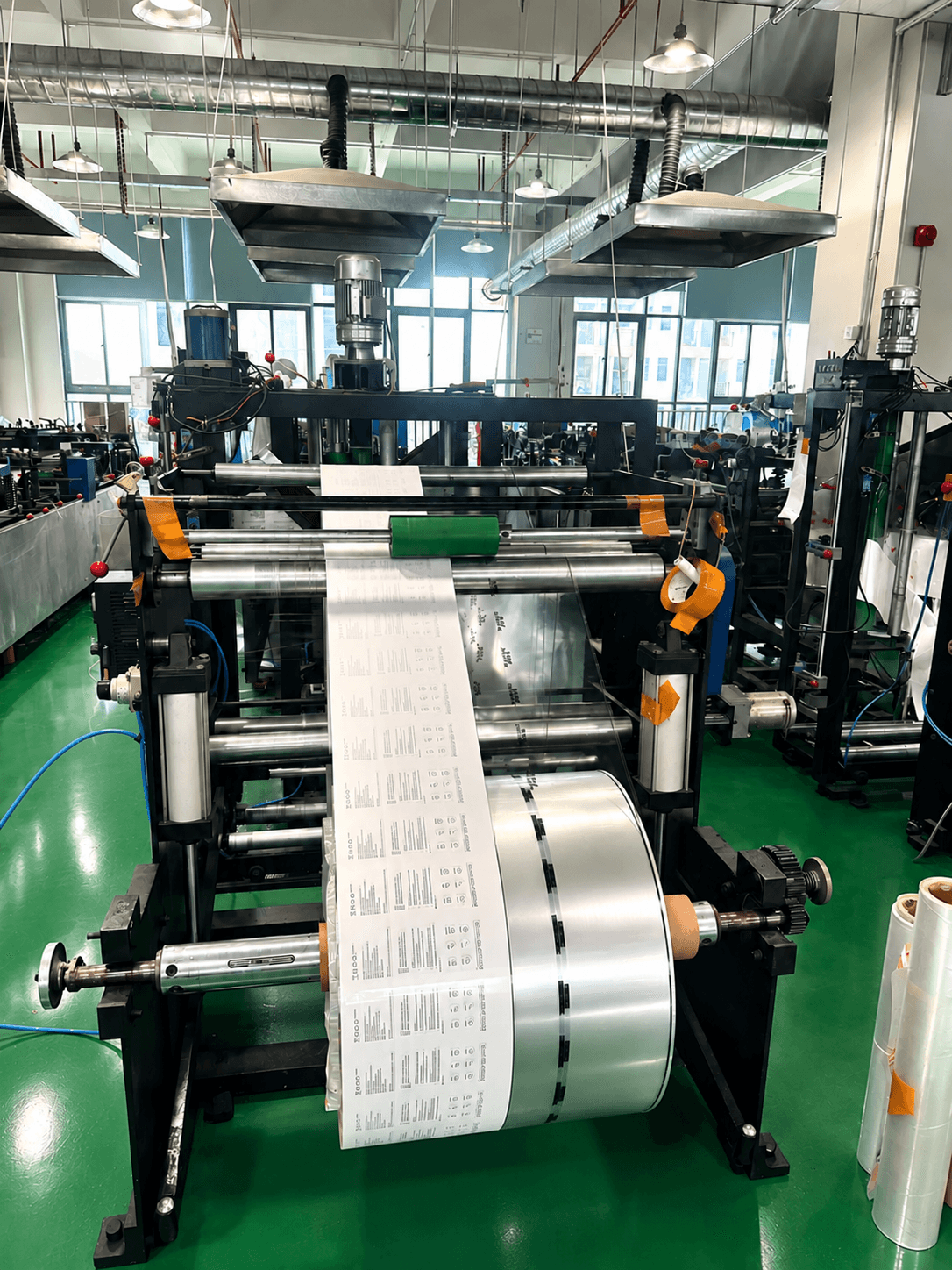 Full Packing bag-making production equipment in operation